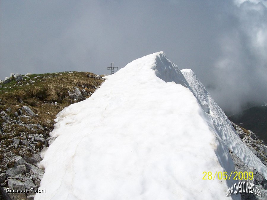 15 Sulla cima  ancora grandi cornici.jpg